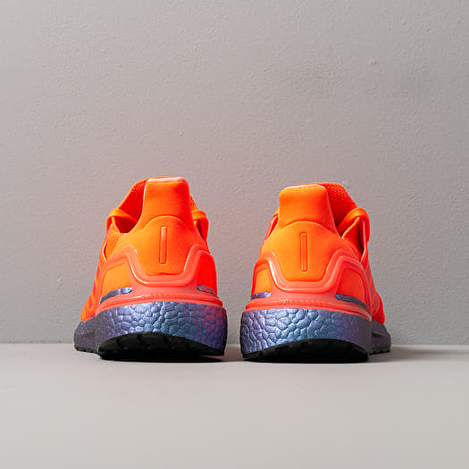 Solid red nike shop