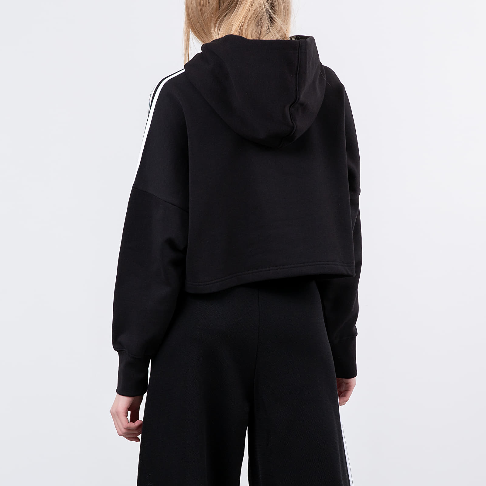 Adidas black cropped discount hoodie
