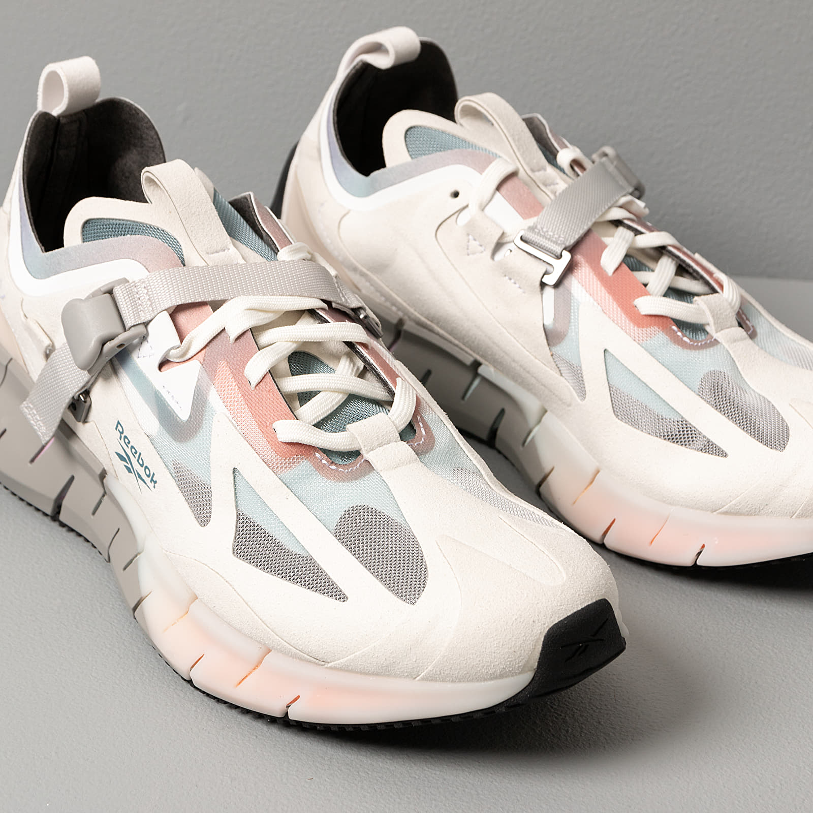 Încălțăminte și sneakerși pentru bărbați Reebok Zig Kinetica Concept_Type1 Sand Stone/ White/ Rose Dust