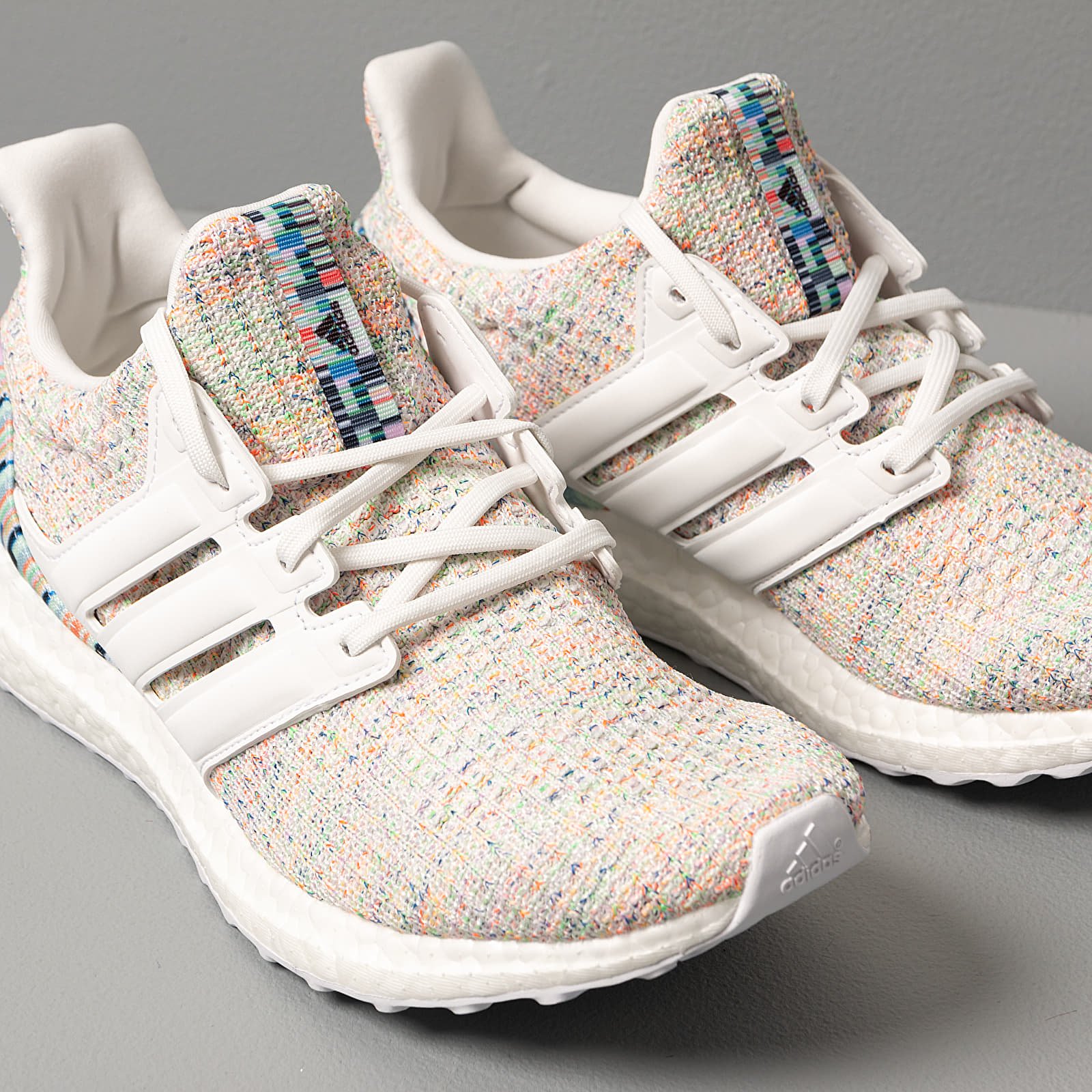 Ultra boost cheap crystal white/glow green