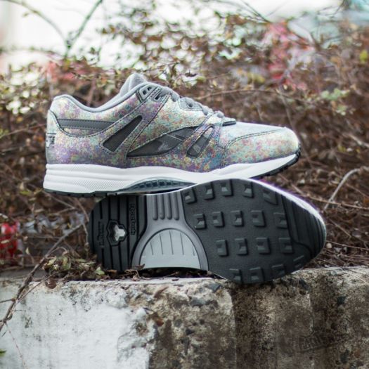 Chaussures et baskets femme Reebok Ventilator Co Op Shark Gravel Flat Grey White Footshop
