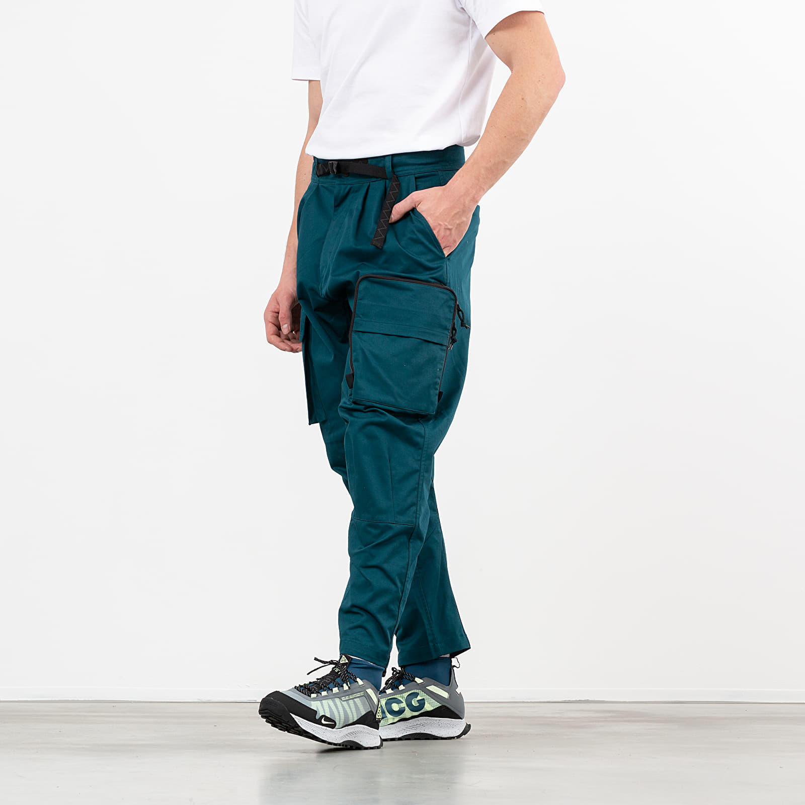 Džínsy a nohavice Nike ACG Woven Cargo Pants Midnight Turquoise