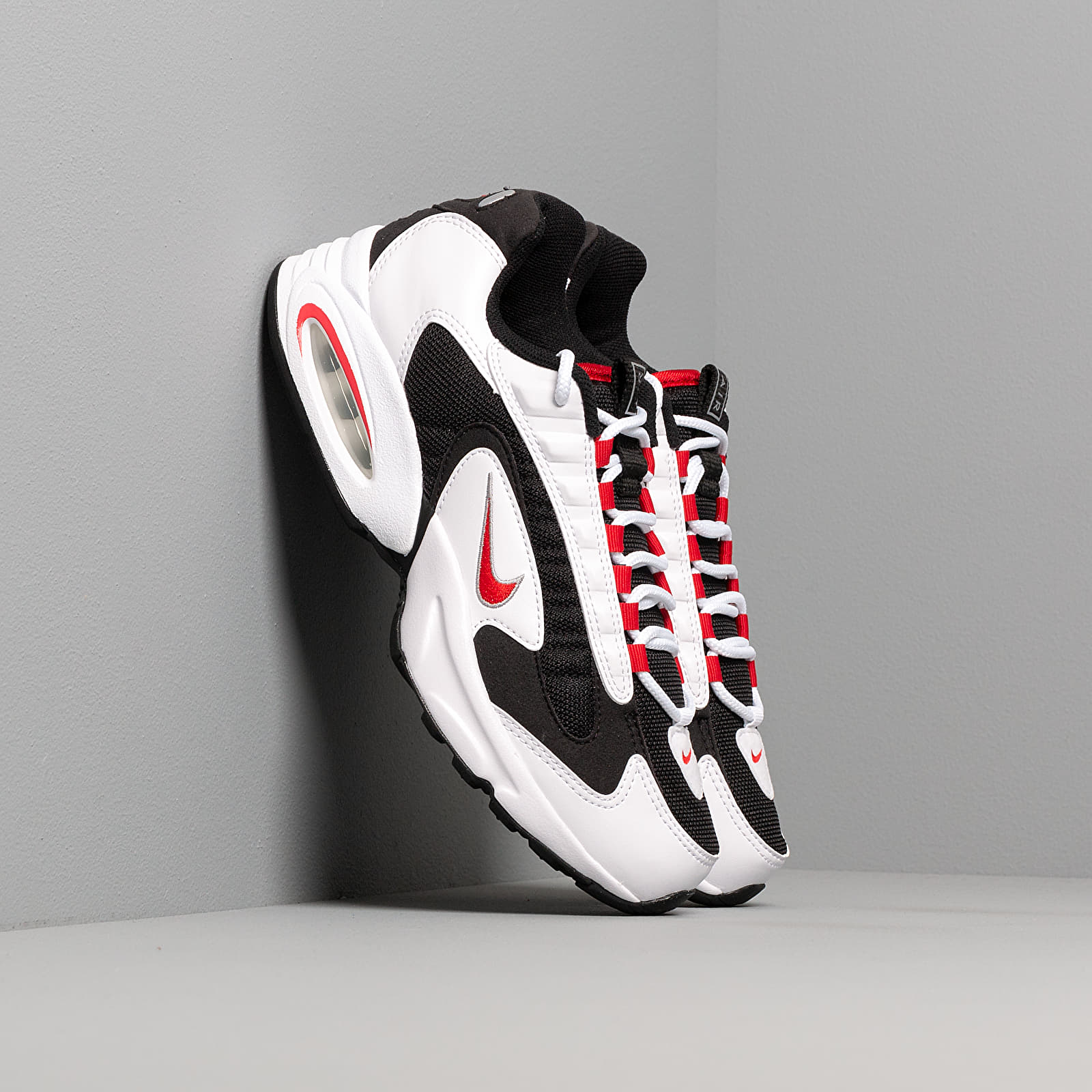 Chaussures et baskets homme Nike Air Max Triax White/ University Red-Black-Silver