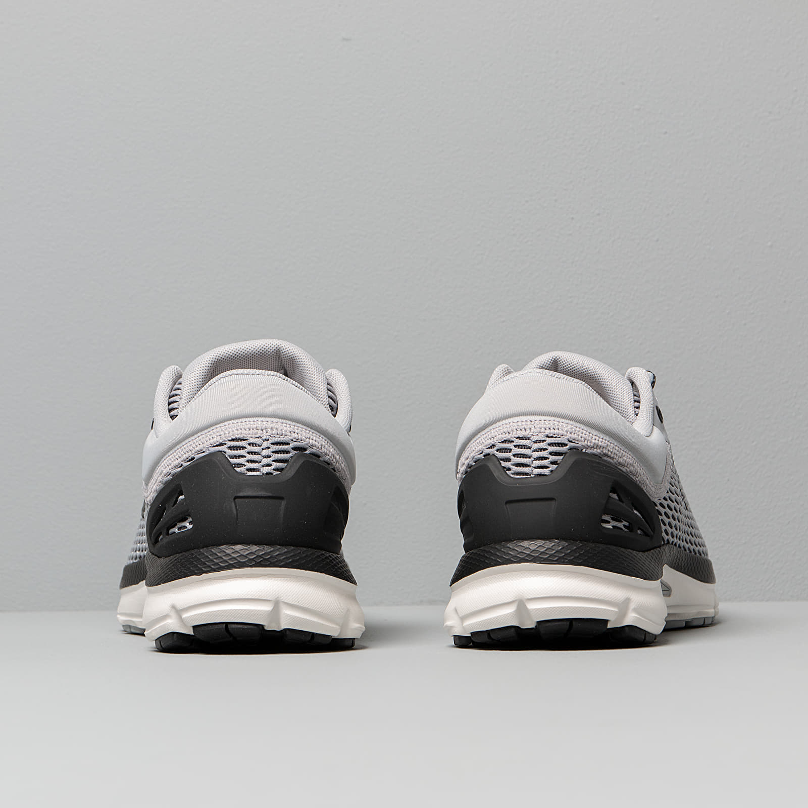 Pánské tenisky a boty Under Armour Charged Intake 3 Mod Gray/ Onyx White/ Black
