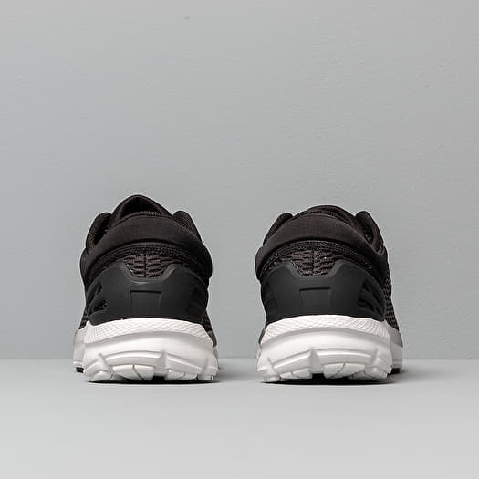 Under Armour Charged Intake 3