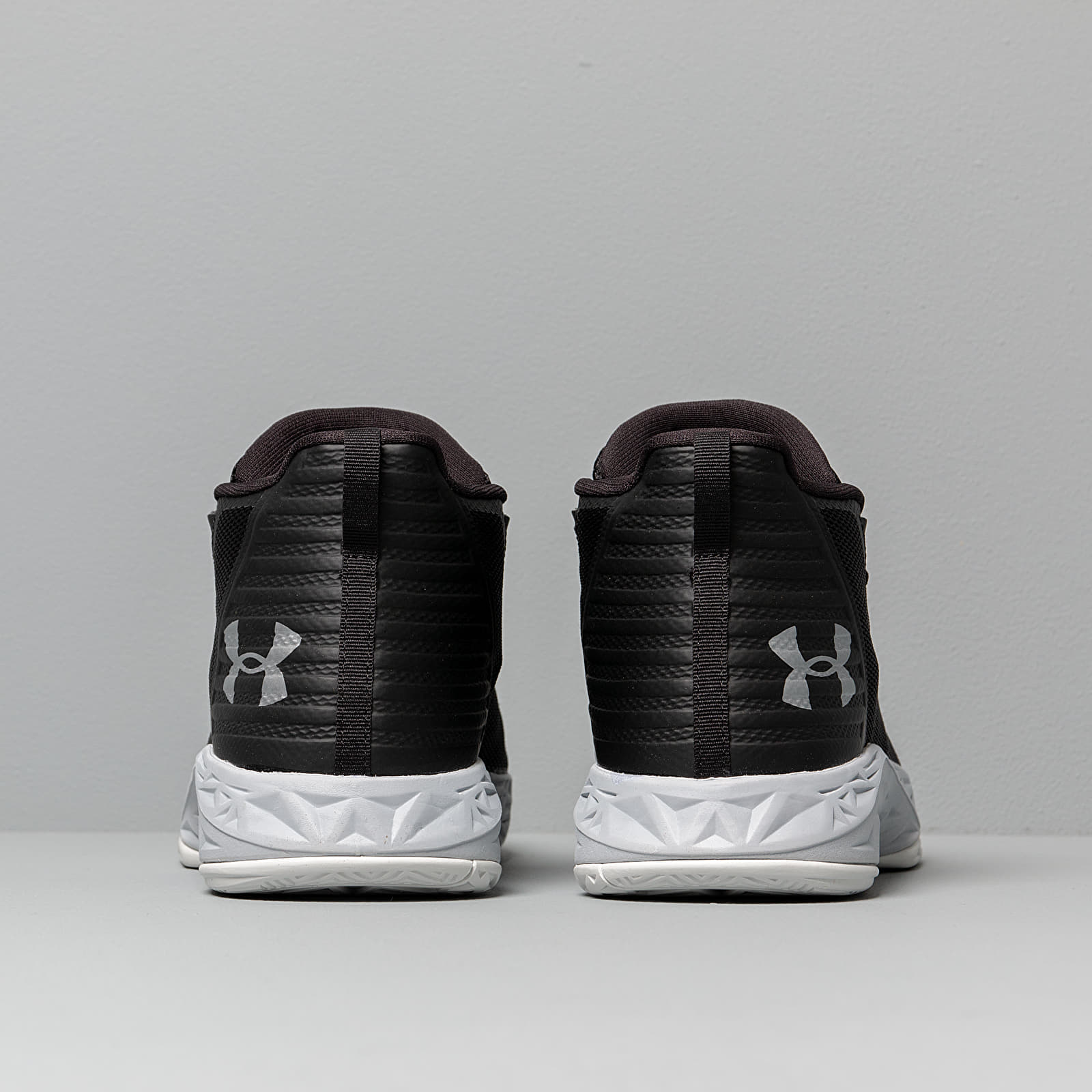 Under armour on sale jet mid 217