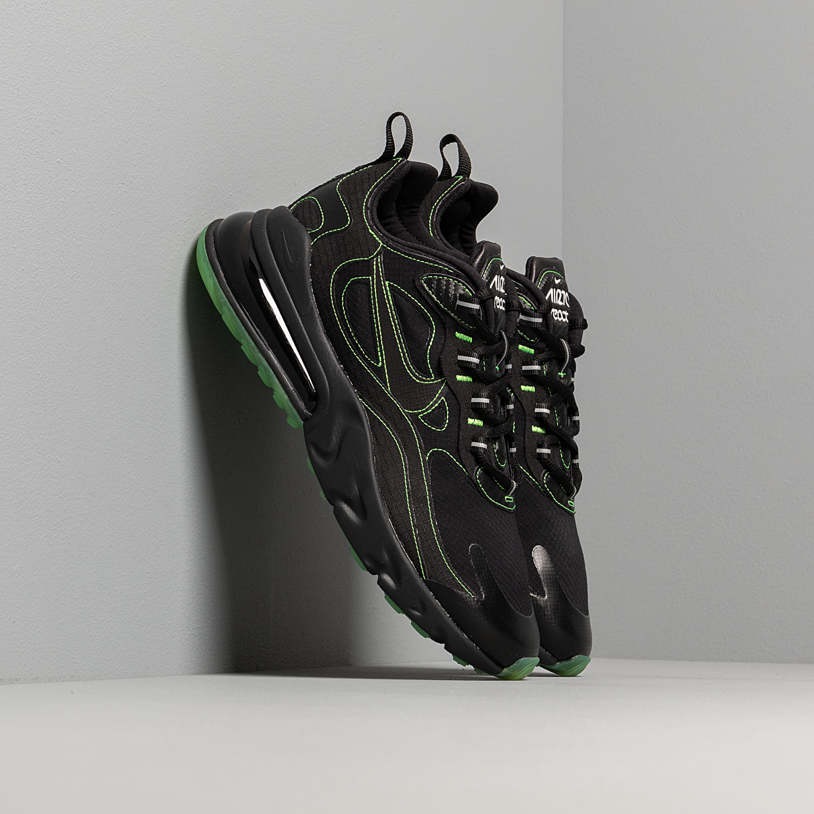 Nike 270 2025 react hombre negras