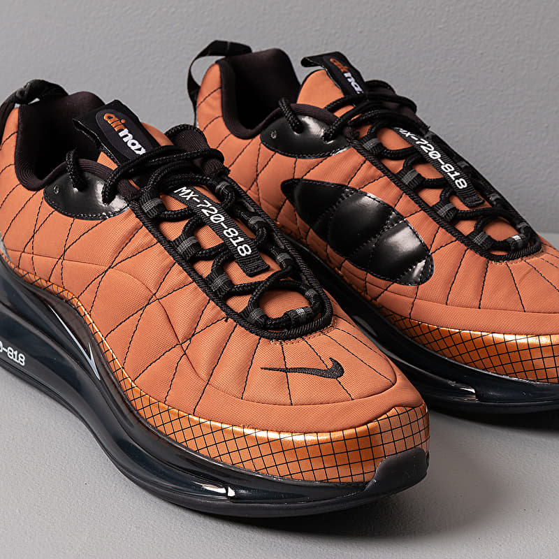 Încălțăminte și sneakerși pentru bărbați Nike Mx-720-818 Metallic