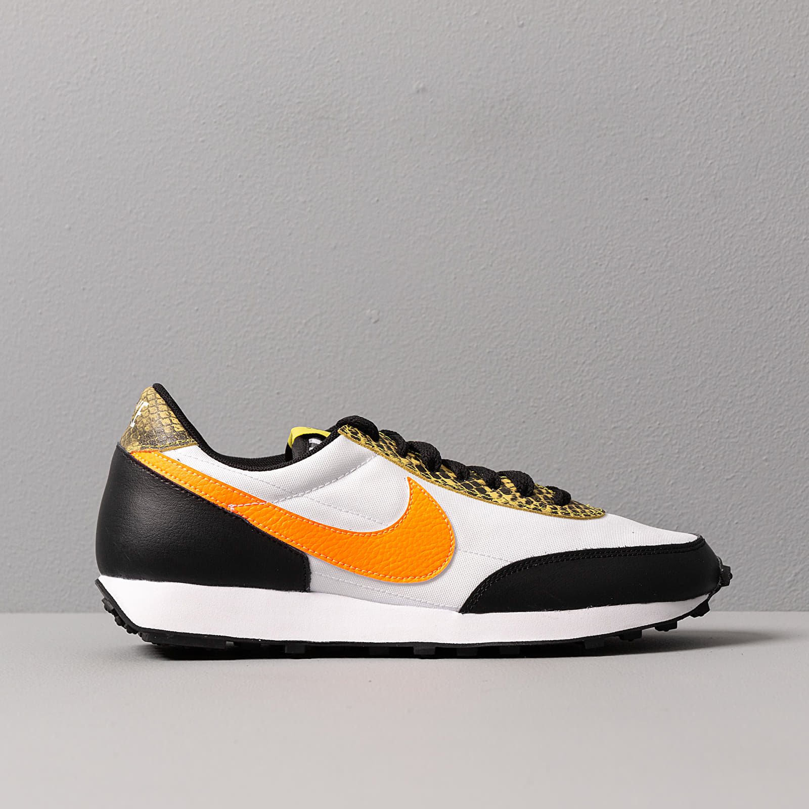 Chaussures et baskets femme Nike W Daybreak QS Black/ Total Orange-Dynamic Yellow-White