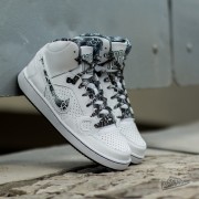 Nike women's son of force outlet