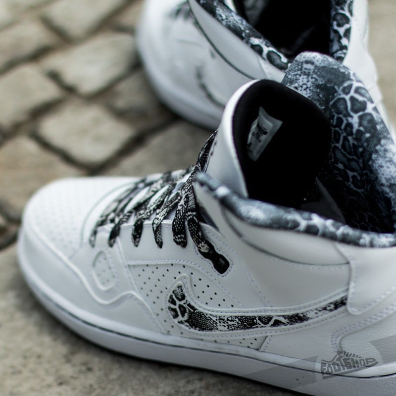Nike wmns son online of force mid
