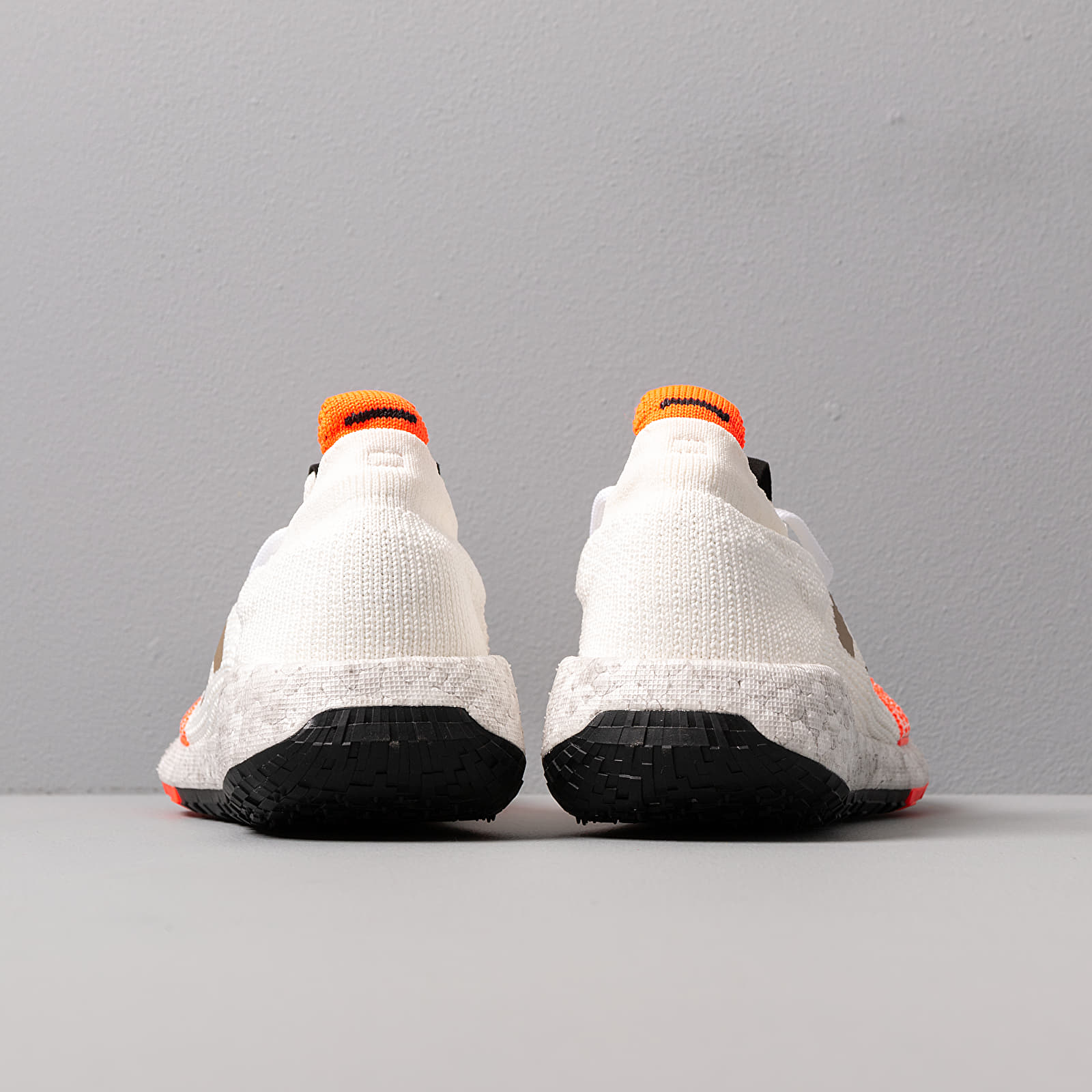 Zapatillas Hombre adidas PulseBOOST HD m Core White/ Cyber Metallic/ Solar Red