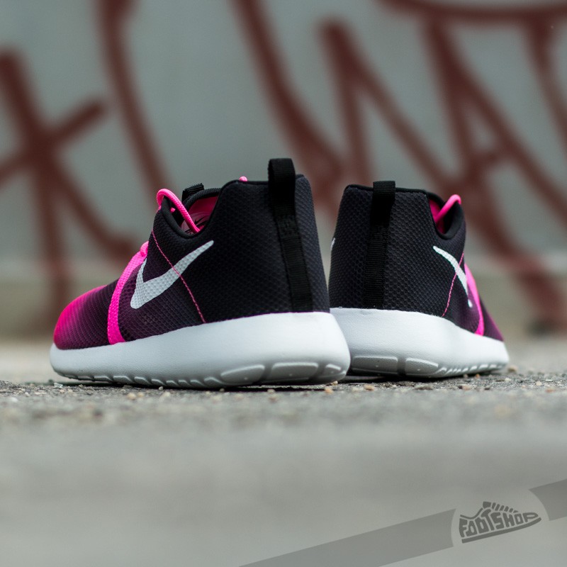 Nike roshe pink and new arrivals black