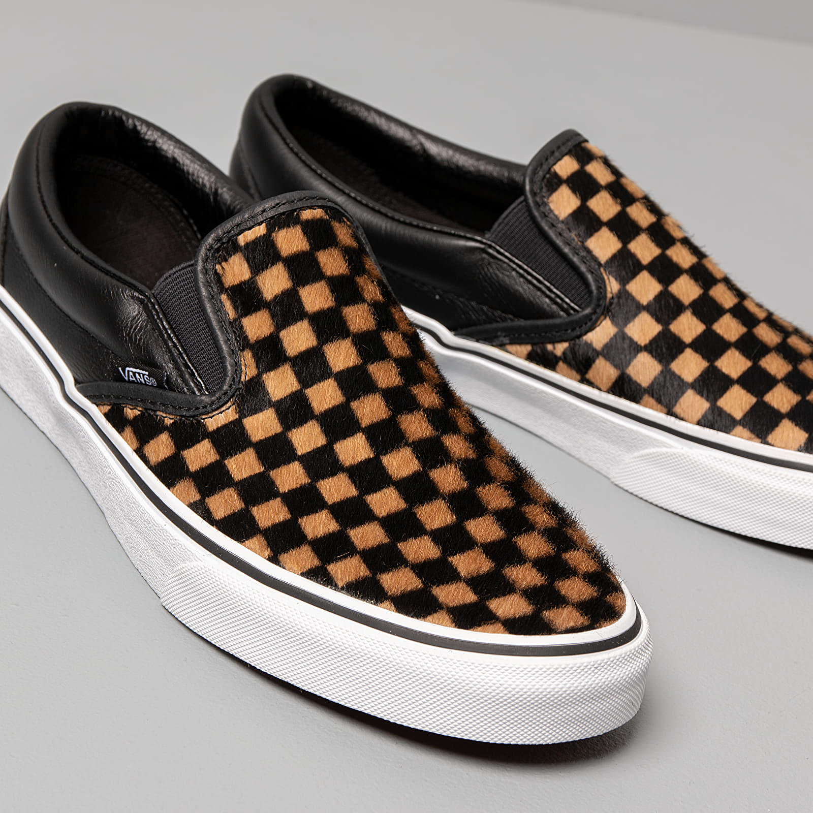 Black and brown checkered vans 2025