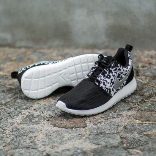 Roshe one - women's black/white/metallic silver new arrivals