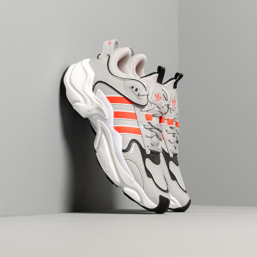 Women s shoes adidas Magmur Runner W Grey Two Shock Red Ftw