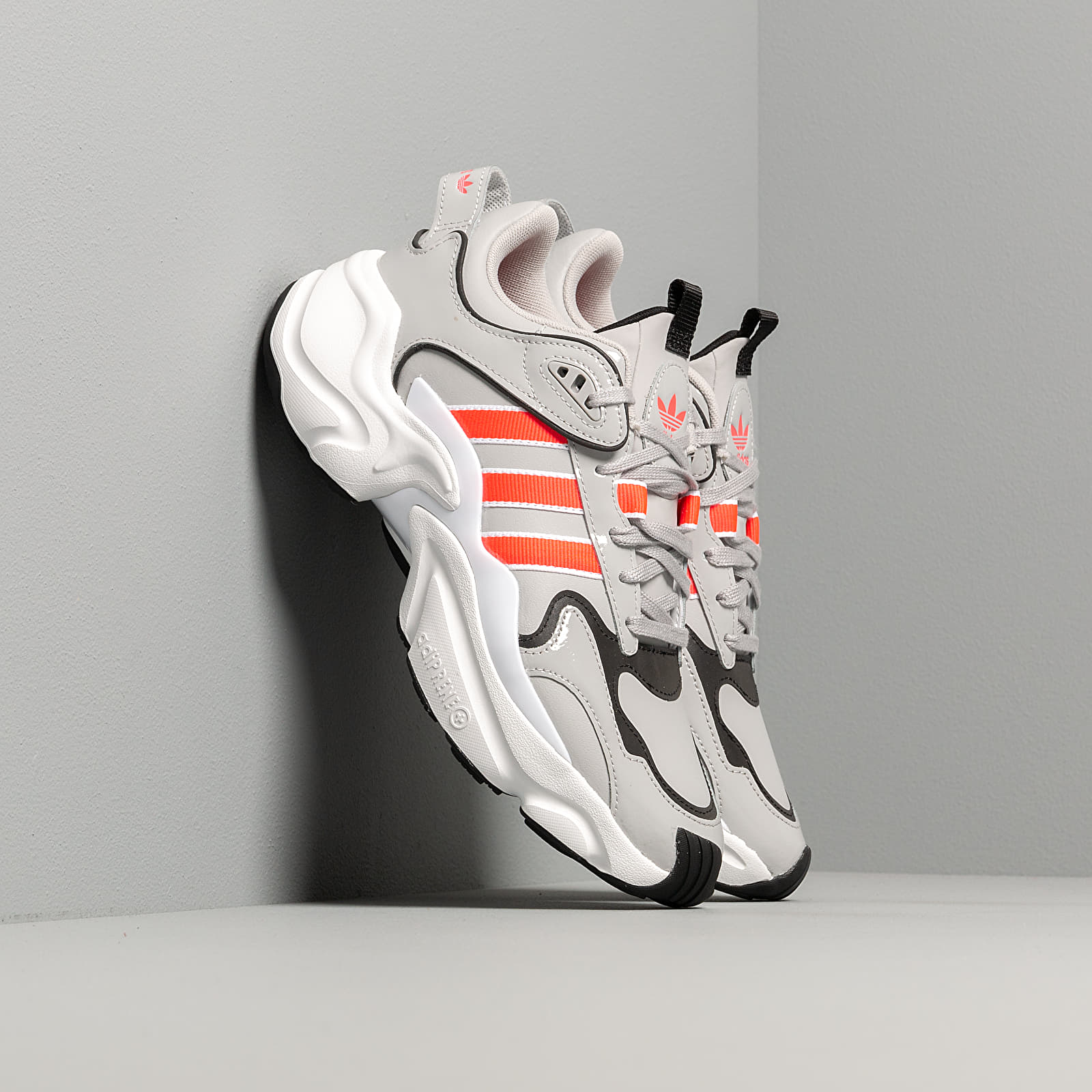 Women s shoes adidas Magmur Runner W Grey Two Shock Red Ftw