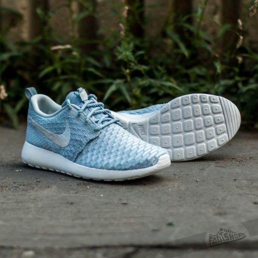 Women s shoes Nike WMNS Rosherun Flyknit Light Armory Blue Pure Platinum White Footshop