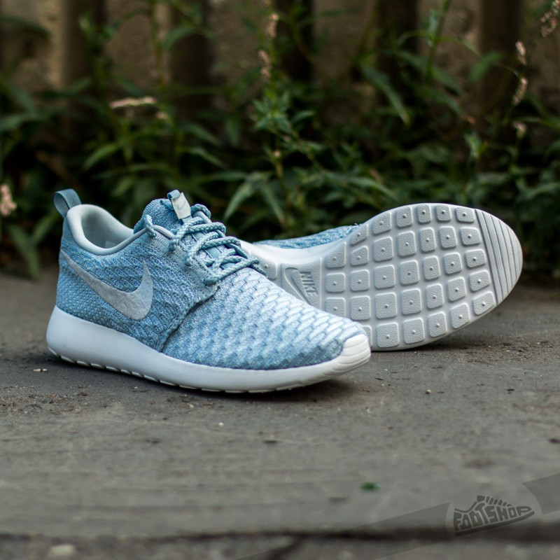 Light blue roshe run clearance