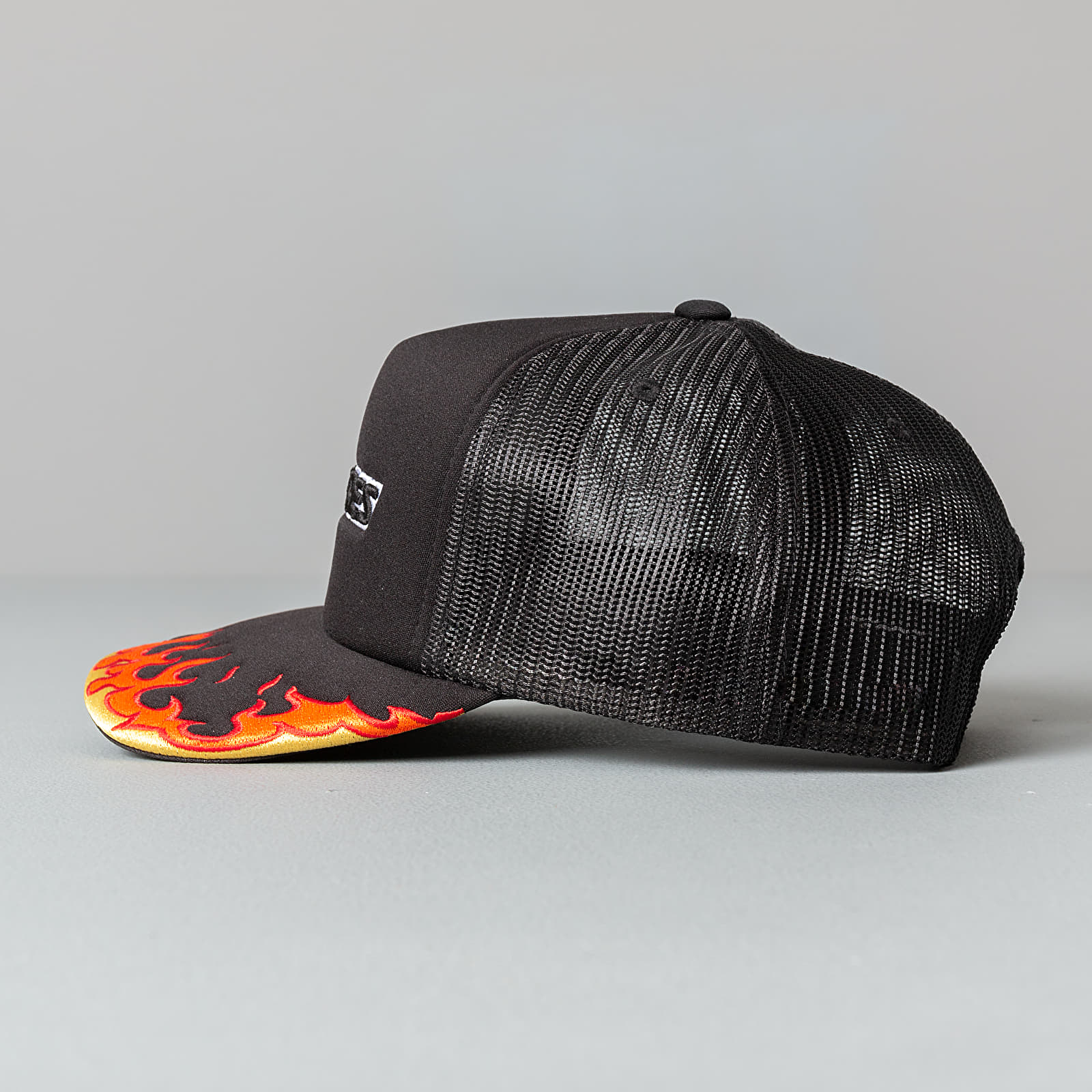 Čepice PLEASURES Burn Trucker Snapback Black