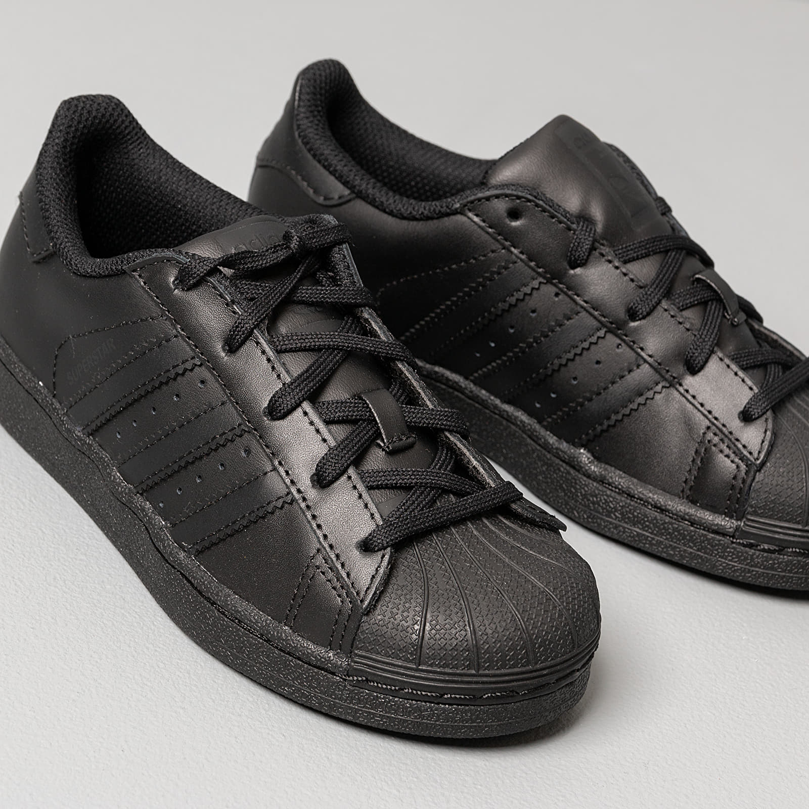 Otroške superge in čevlji adidas Superstar C Core Black/ Core Black/ Core Black