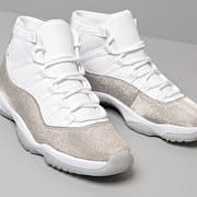 Jordan Retro good Shoes in White/Vast Grey/Metallic Silver