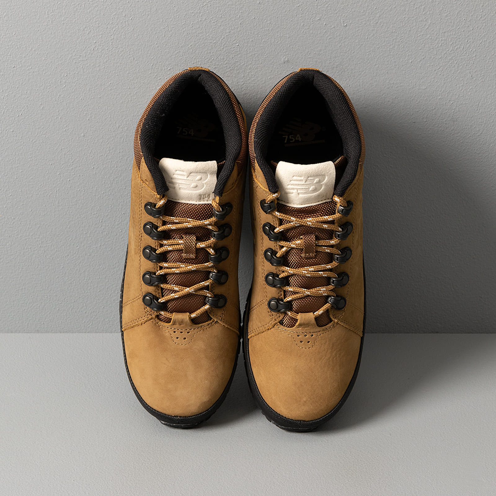 Men's shoes New Balance 754 Brown