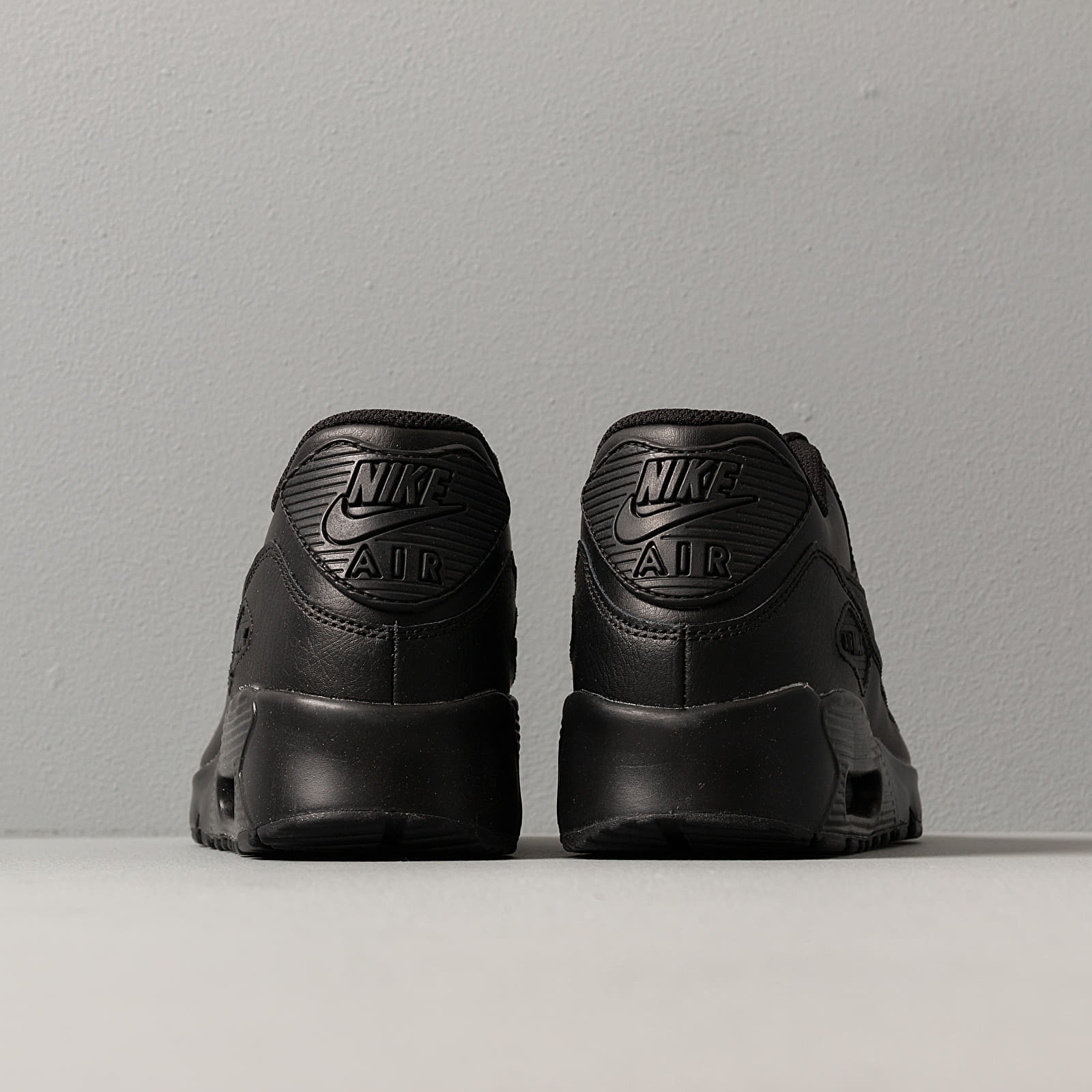 Moteriška avalynė Nike Air Max 90 Leather (GS) Black/ Black