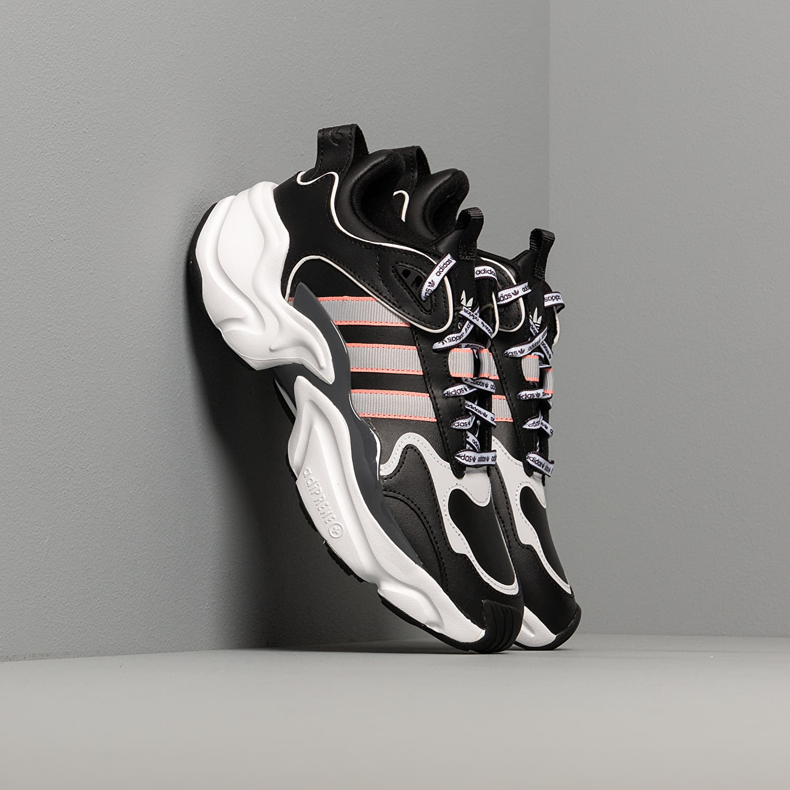 magmur runner shoes black