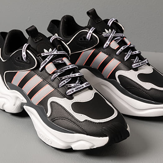 Runner Shoes Adidas Magmur Runner Grey Adidas Magmur Runner Black