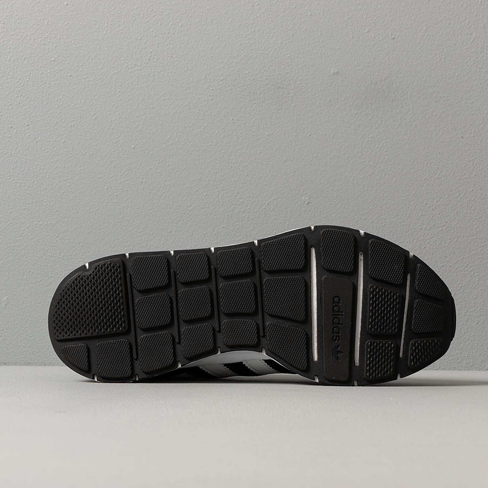 Herresko adidas Swift Run Rf Core Black/ Ftw White/ Core Black