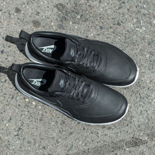 Air max thea black and white outfit top