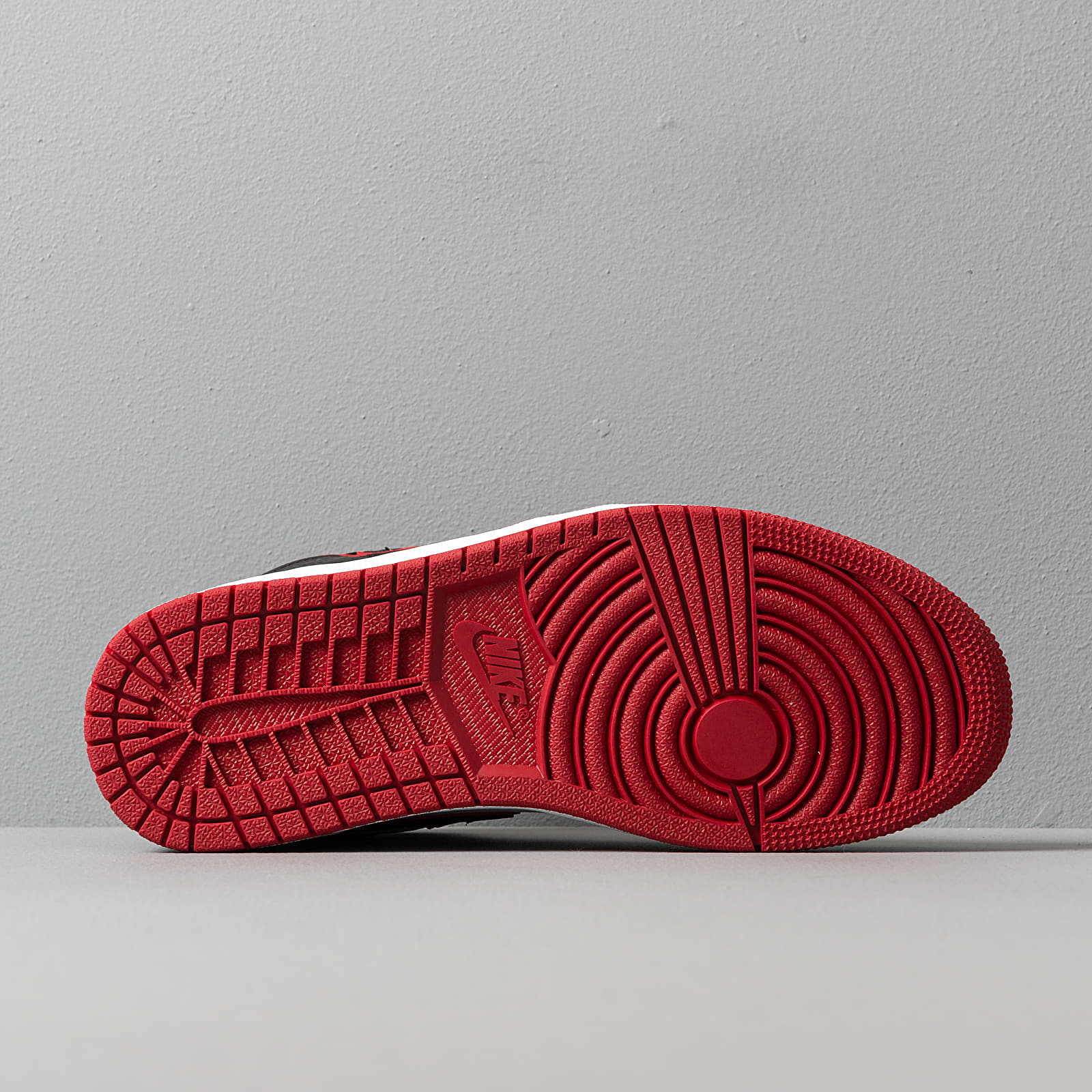Încălțăminte și sneakerși pentru bărbați Air Jordan 1 Retro High Og Black/ Gym Red-White