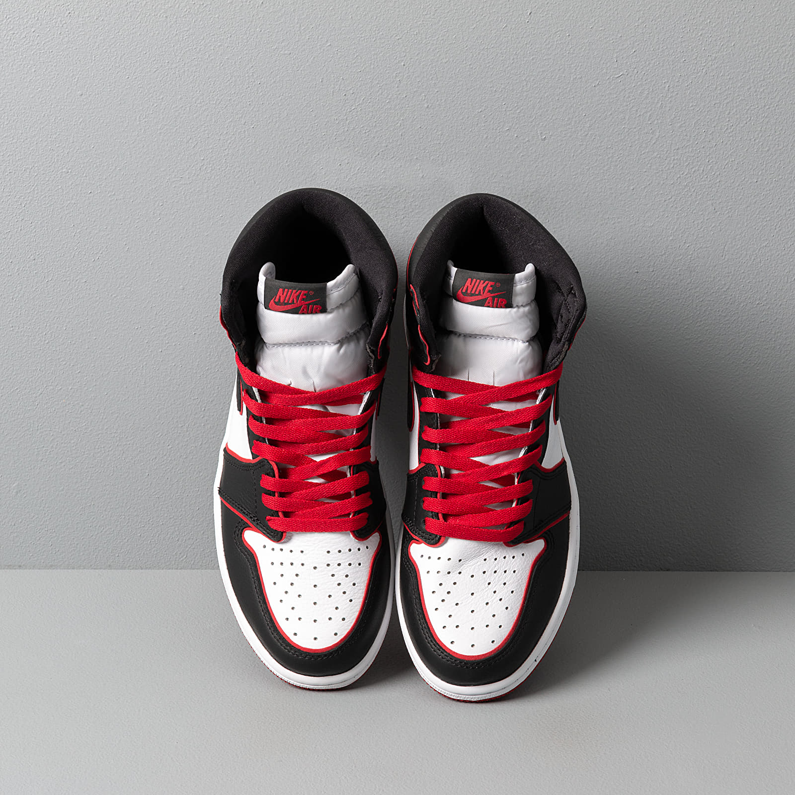 Red white and discount black retro 1