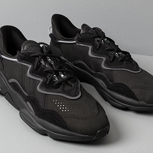 Men's shoes adidas Ozweego Core Black/ Core Black/ Night Metalic - Main Image