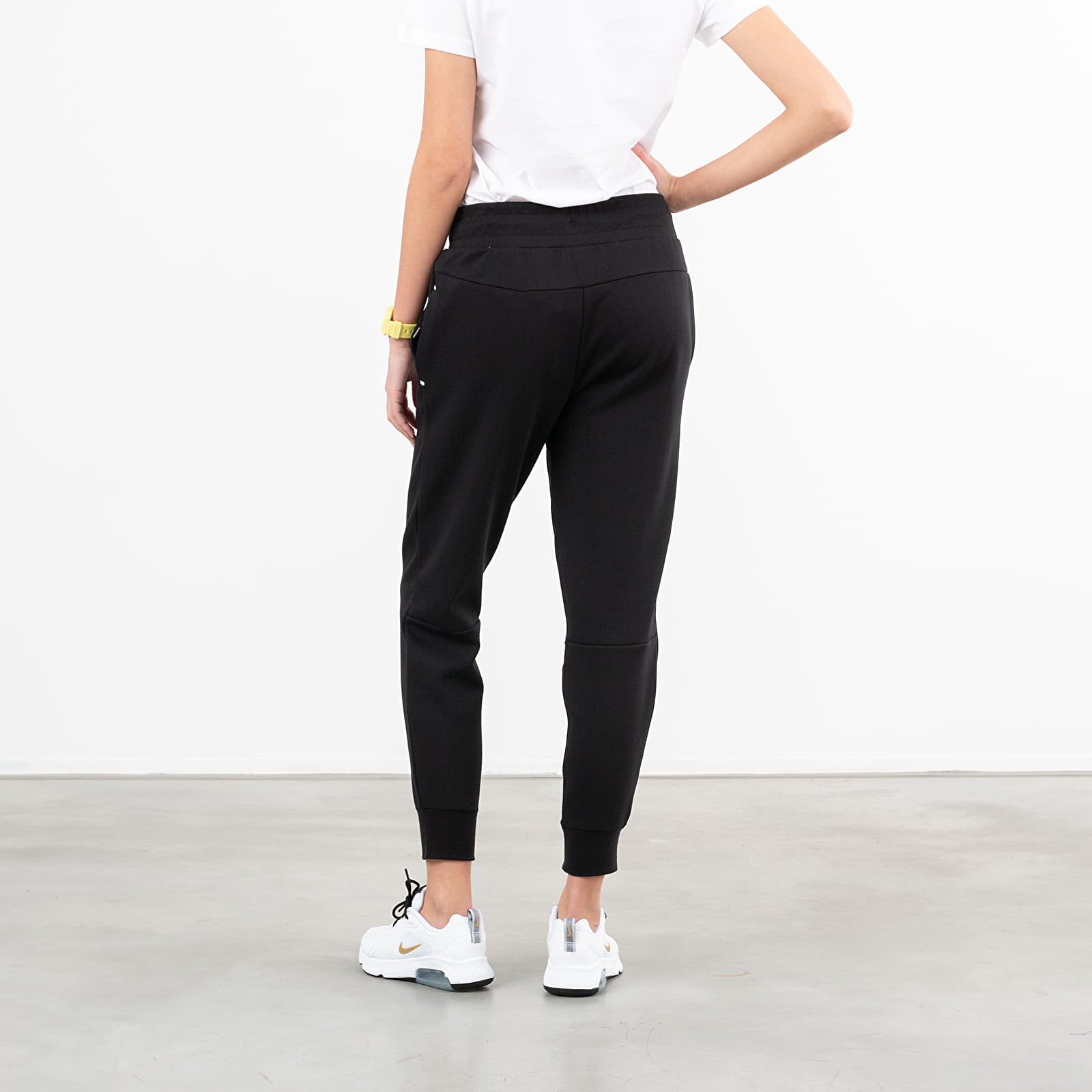 Kalhoty Nike Sportswear Tech Fleece Pants Black/ Black/ White
