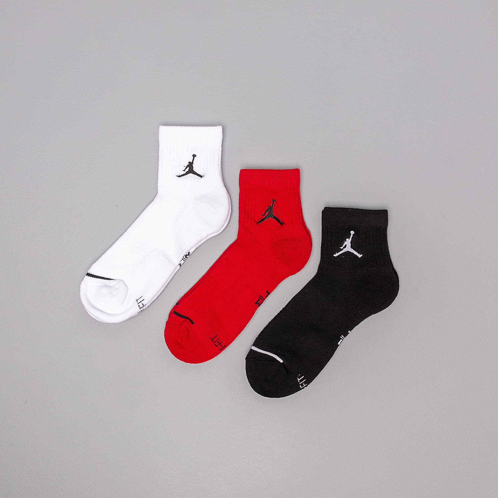 Ponožky Jordan Everyday Max Ankle Socks 3-Pack Black/ White/ Gym Red