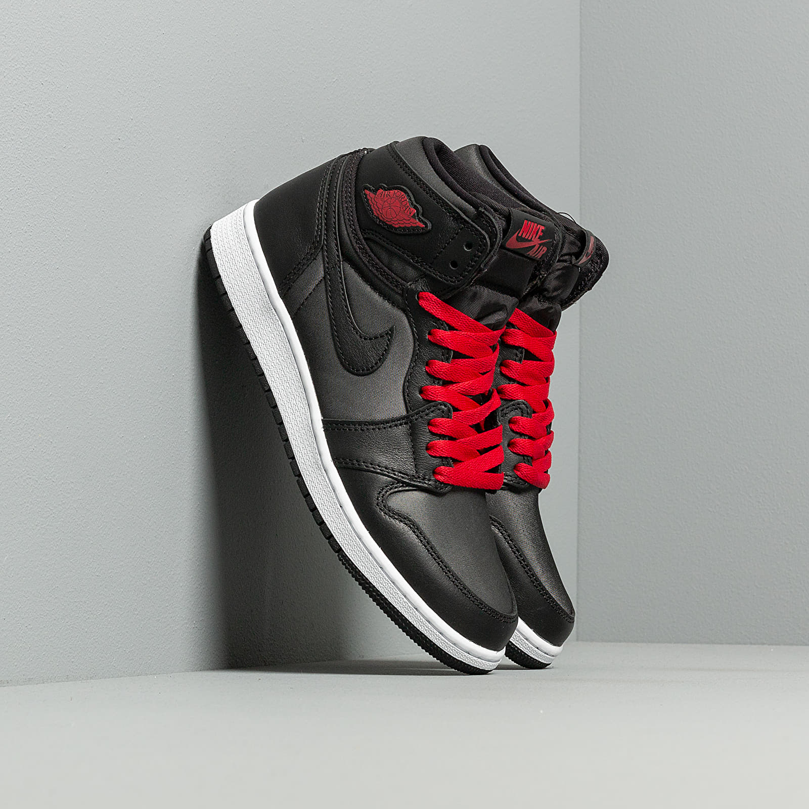 Детски маратонки и обувки Air Jordan 1 Retro High OG GS Black/ Gym Red-Black-White