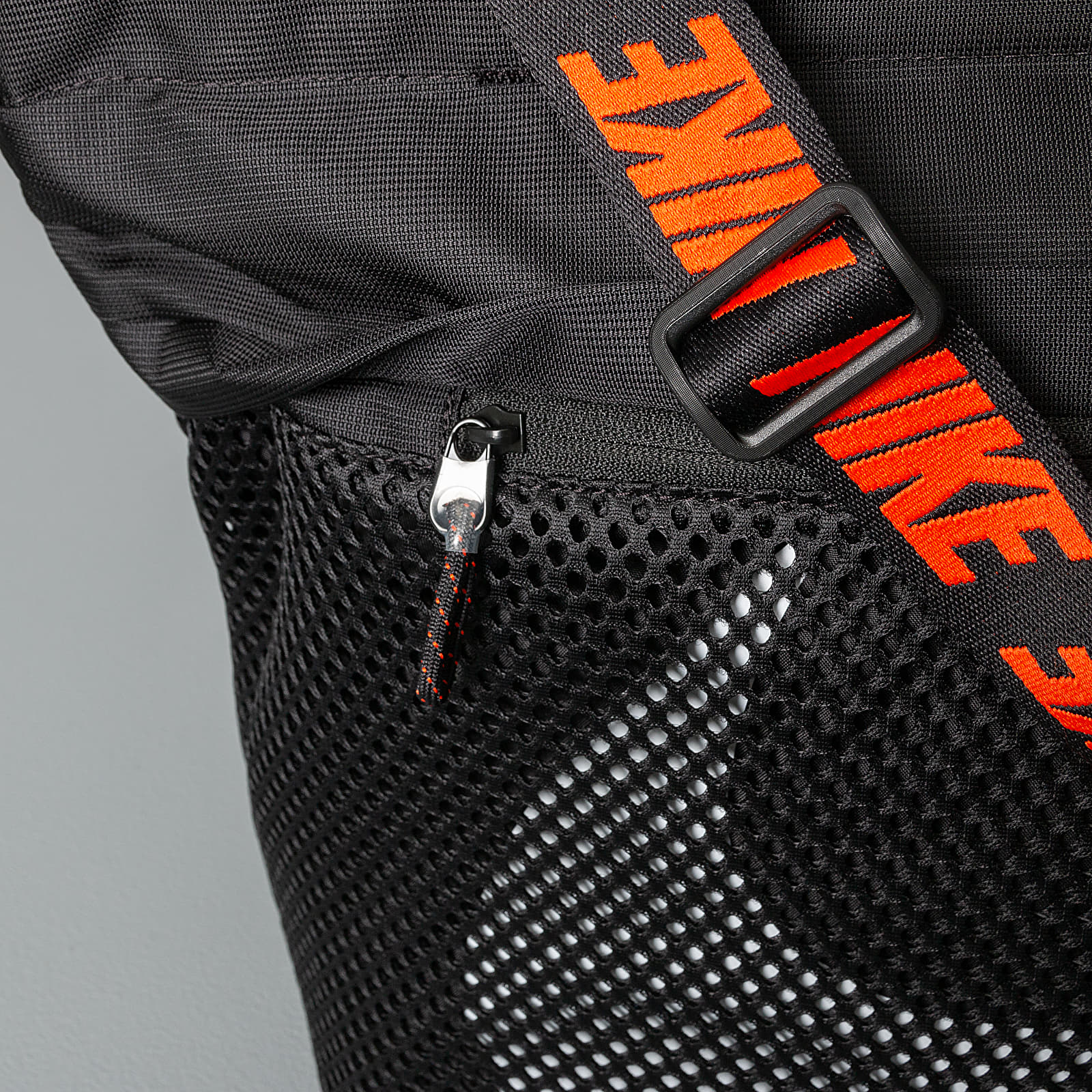 Genți crossbody Nike Sportswear Essentials Tote Bag Black/ Black/ White
