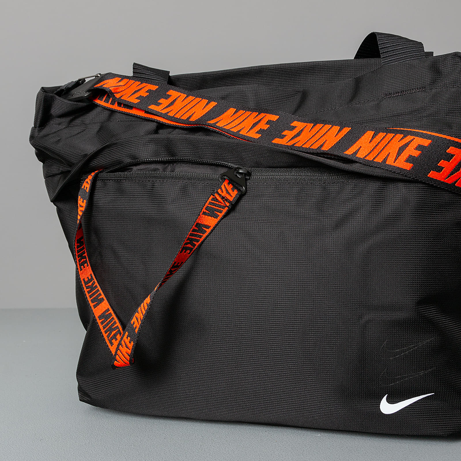 Crossbody bags Nike Sportswear Essentials Tote Bag Black Black