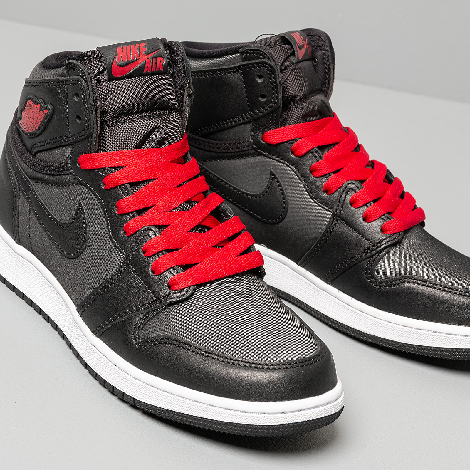 Kids' sneakers and shoes Air Jordan 1 Retro High OG GS Black/ Gym Red-Black-White