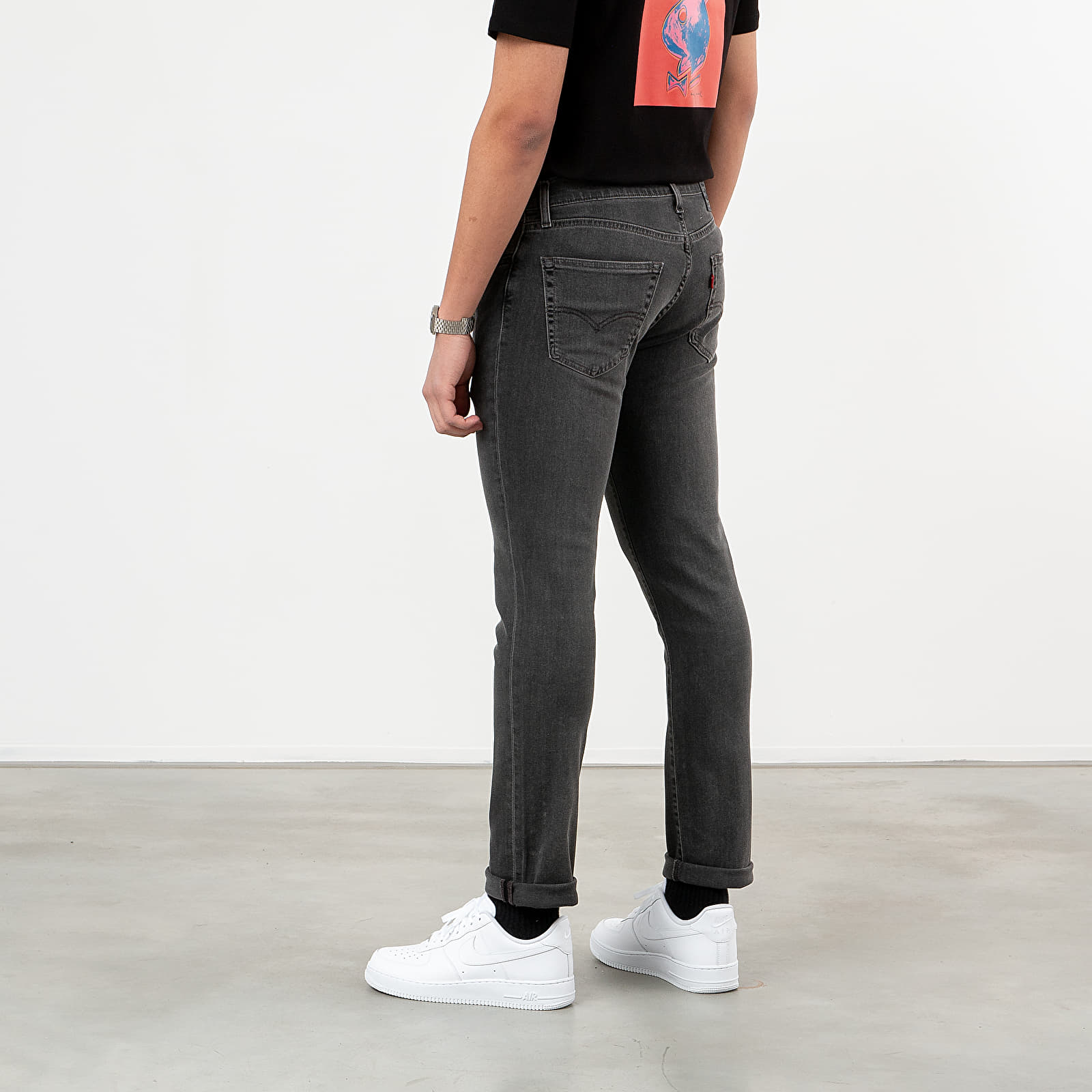 Levis headed east 511 2025