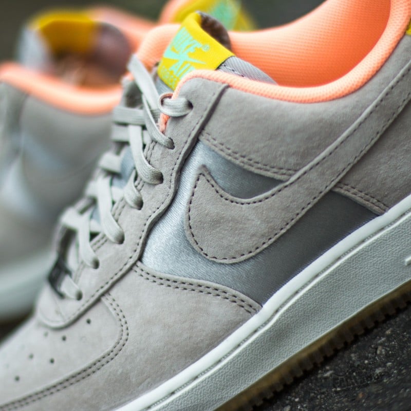 Ženski čevlji Nike Wms Air Force 1 ´07 Premium Metallic Silver/ String