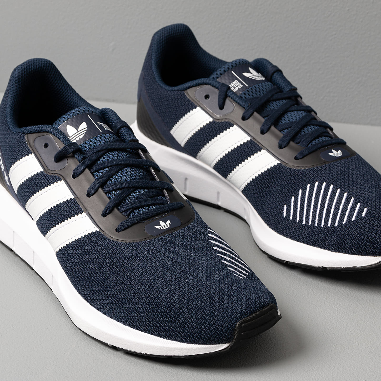 Swift run shop blue