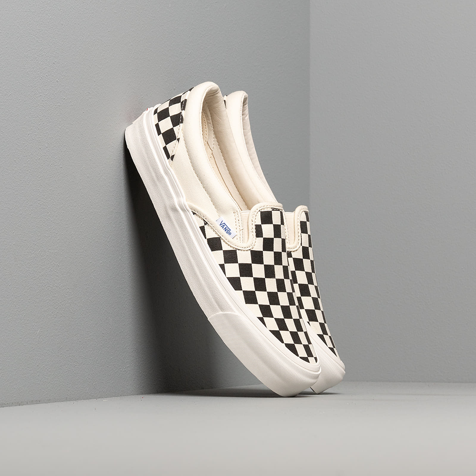 Încălțăminte și sneakerși pentru bărbați Vans OG Classic Slip-On LX (Canvas) Black/ White Checkerboard
