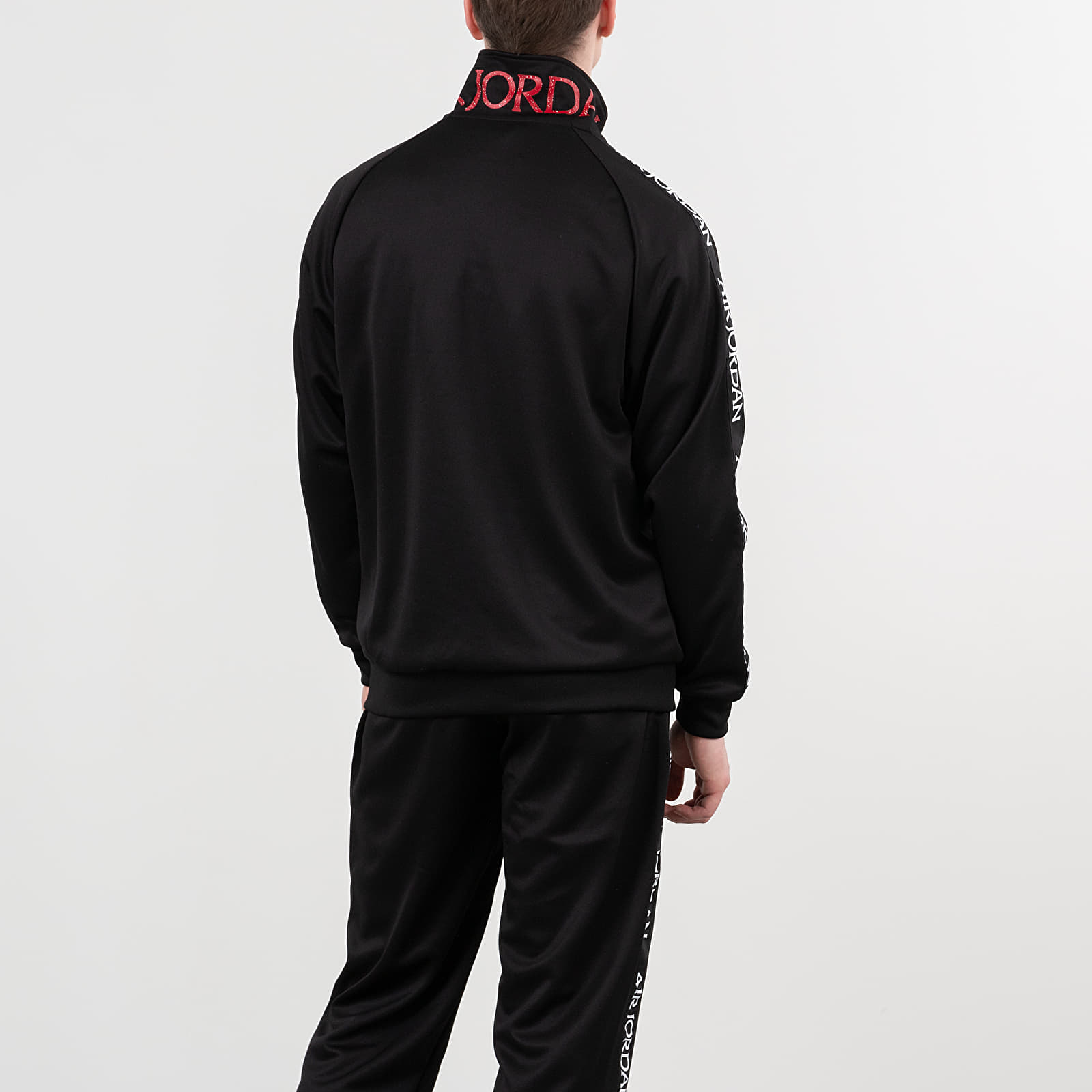 Hupparit ja collegepaidat Jordan Classics Tricot Warmup Jacket Black/ Gym Red/ White