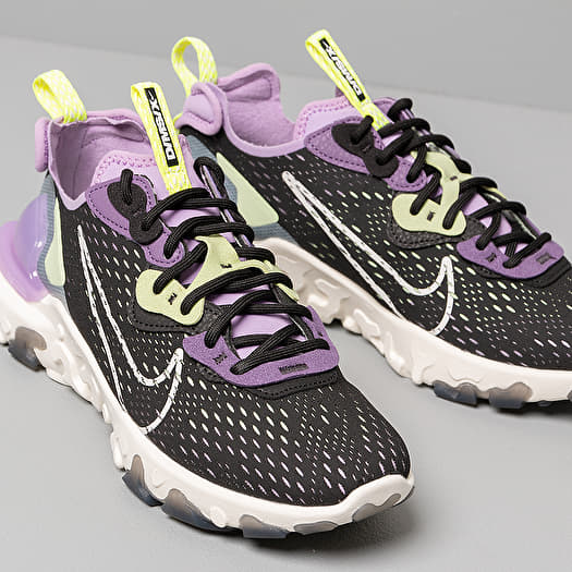 Purple nike sales 72