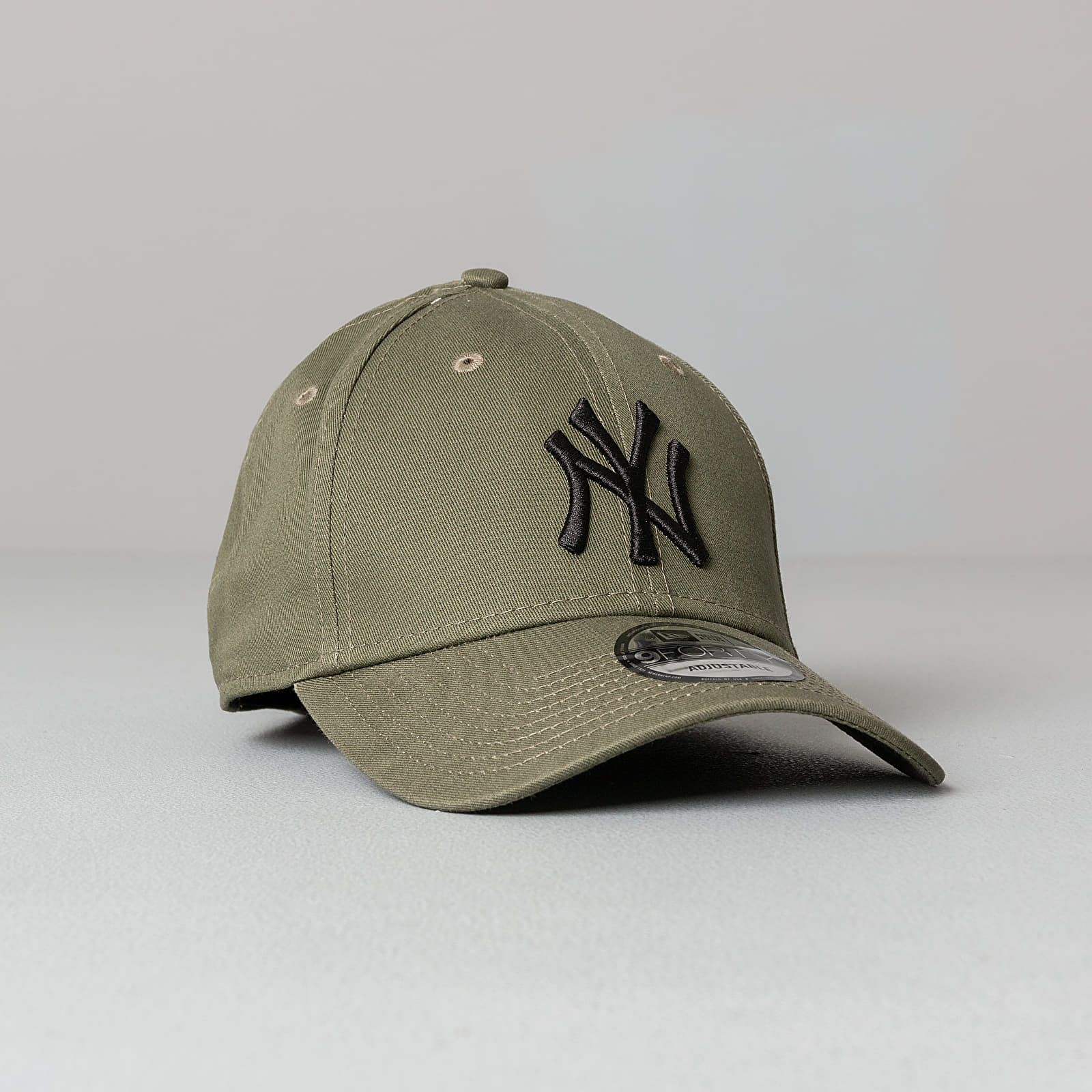 Caps New Era 9Forty MLB Essential New York Yankees Cap Olive Green |  Footshop