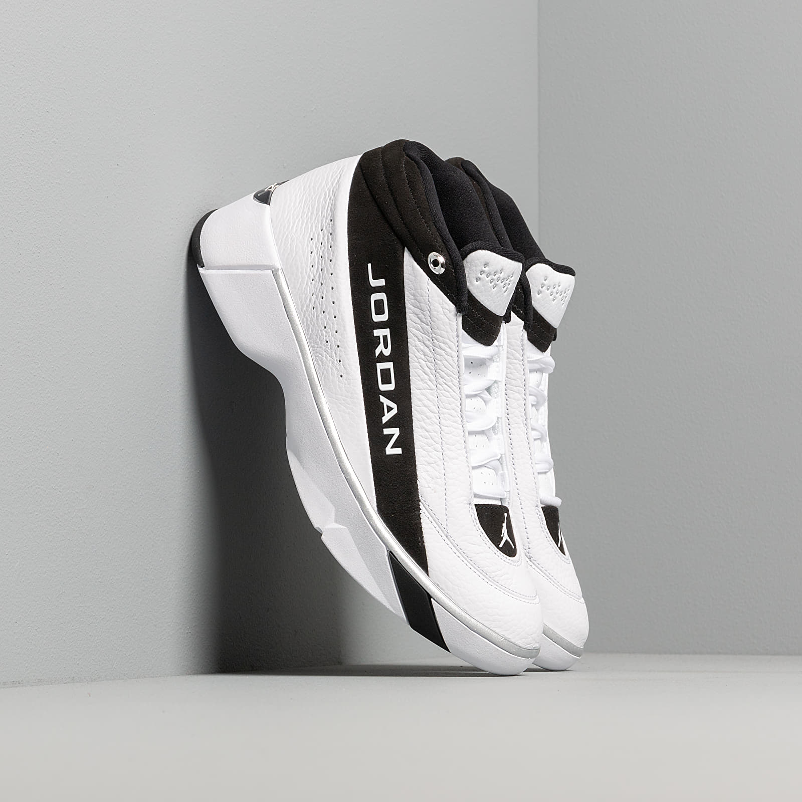Férfi cipők Jordan Team Showcase White/ White-Black-Metallic Silver
