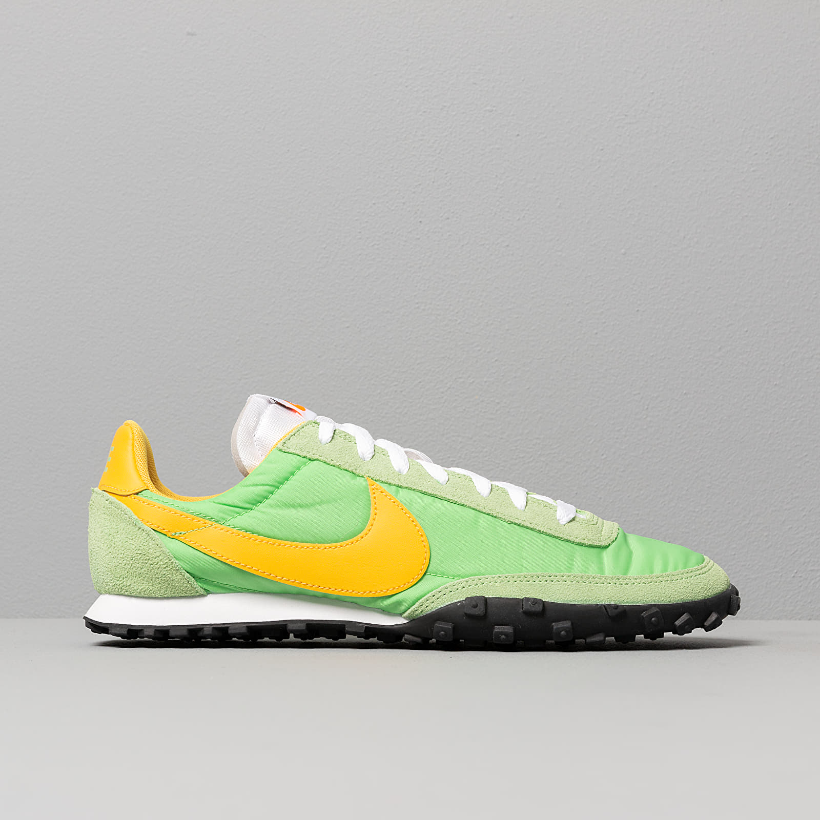 Nike free amarillo deals